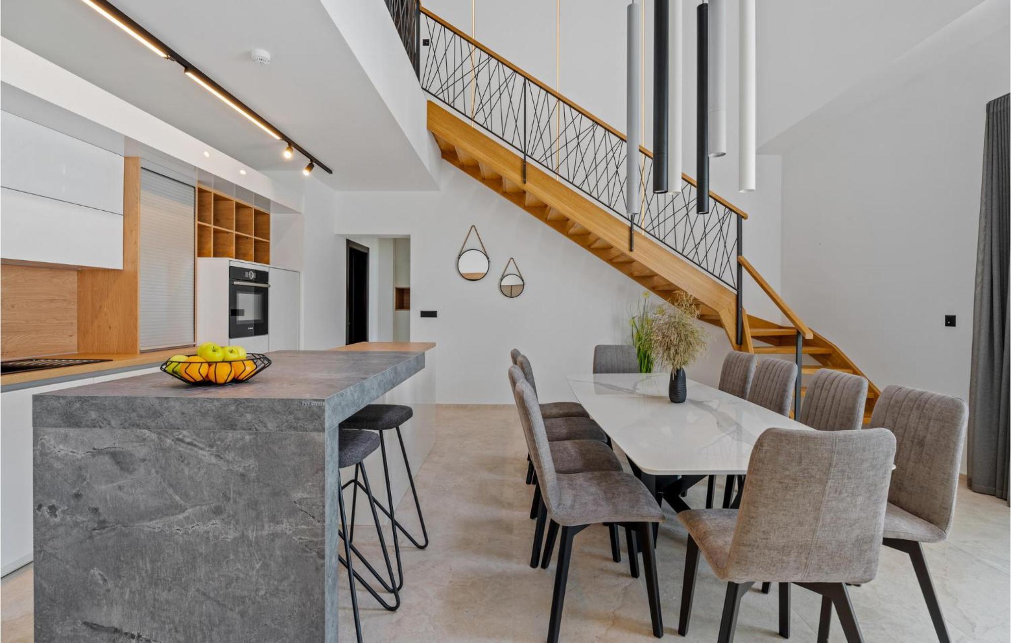 Beautiful Home In Omis With Kitchen Exterior foto