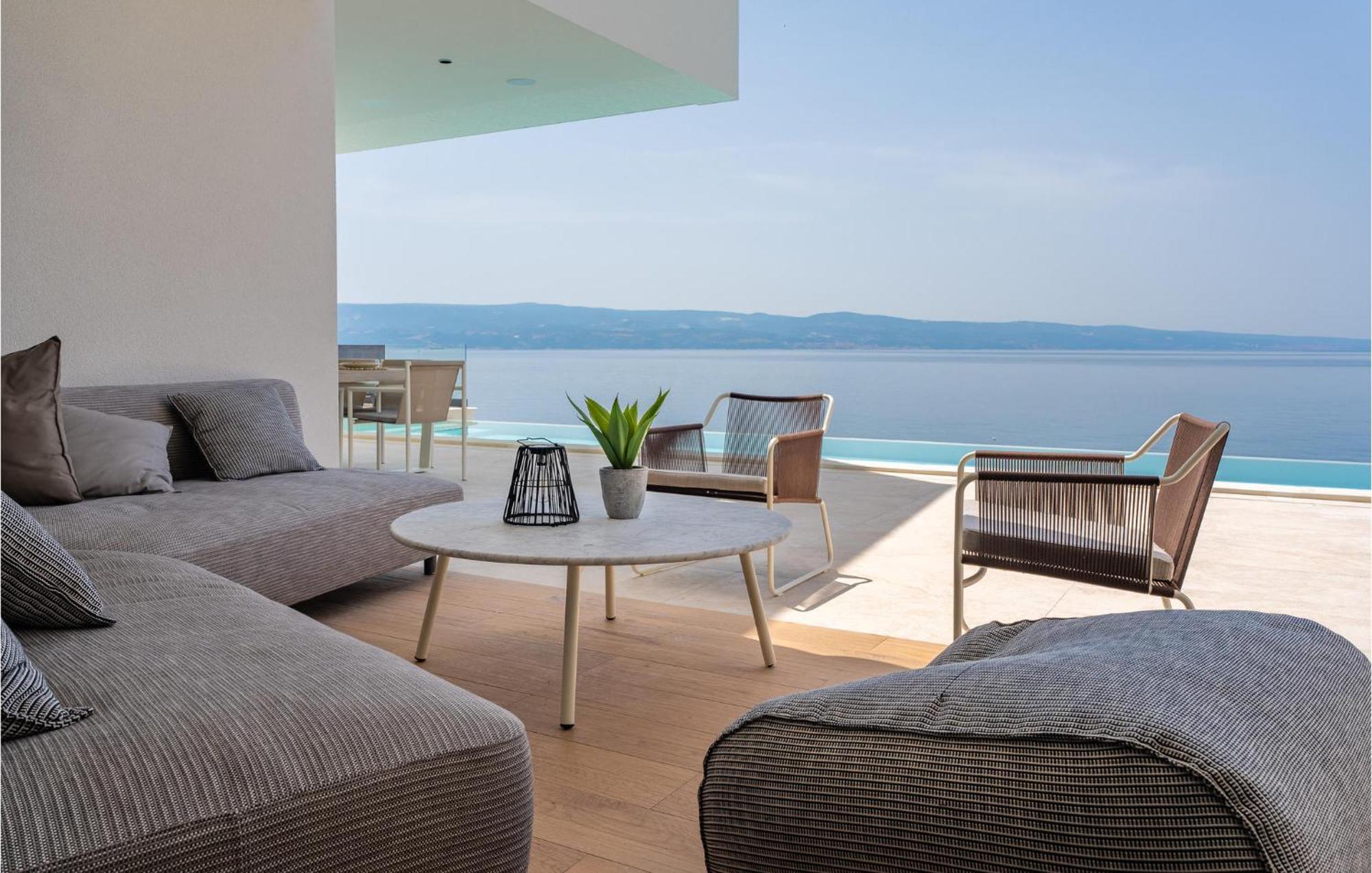 Beautiful Home In Omis With Kitchen Exterior foto